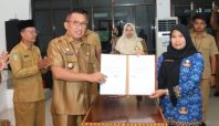 103 PPPK di Kota Ternate Terima SK Pengangkatan 10 Walikota Ternate serahkan SK 103 P3K Media Berjaringan Indonesia Timur