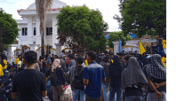 Ratusan Mahasiswa Unkhair Geruduk Kediaman Gubernur Malut, Tuntut Usut Pencemaran Sungai Sagea 2 Desain tanpa judul 1 Media Berjaringan Indonesia Timur