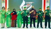 Bassam Kasuba Bersama Sang Isitri Hadiri HUT Kodam XV Pattimura ke 67 8 FotoJet 32 Media Berjaringan Indonesia Timur