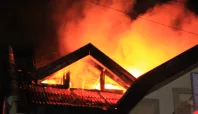 Rumah 2 Lantai di Ternate Terbakar 8 kebakaran ternate Media Berjaringan Indonesia Timur