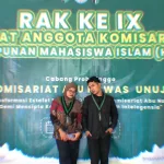 Silfia Dera Wulandari (Kiri) dan Taufiqurrohman, S. E. (Kanan) selaku Ketua Umum dan Sekretaris Umum HMI Komisariat Abu Nawas UNUJA Periode 2024-2025 di RAK ke- IX (MimbarFoto/Abdy)