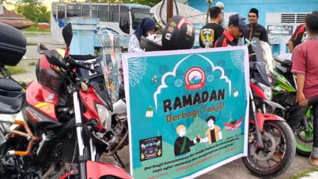 Komunitas Forum Bikers Halmahera Selatan Berbagi Takjil Ramadhan : untuk Silaturhami 1 Forum Bikers 1 Media Berjaringan Indonesia Timur