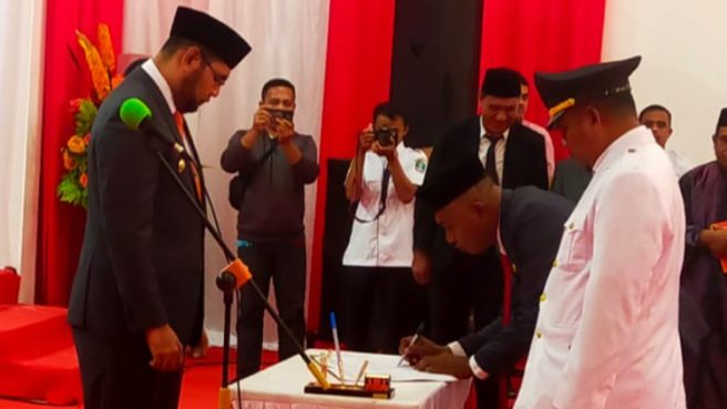 Wabup Halsel lantik pejabat Media Berjaringan Indonesia Timur
