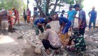 TNI Bangun Jalan di Pulau Batang Dua dalam Program TMMD ke 118 8 TMMD ke 118 Kodim 1501 Ternate 1 Media Berjaringan Indonesia Timur