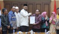 Sembangi Perpusnas, Bupati Halmahera Selatan Usul Perpustakaan Daerah 3 Bassam Kasuba sembangi Perpusnas RI Media Berjaringan Indonesia Timur