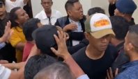oknum polisi beking Eliya Gabriel bachmid Media Berjaringan Indonesia Timur
