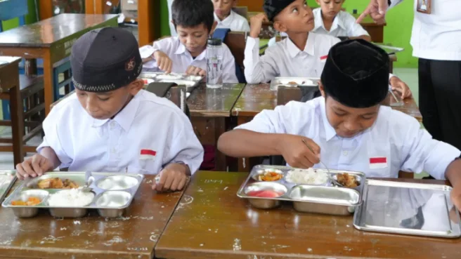 Kota Ternate Mulai Distribusikan Makan Bergizi Gratis di Sekolah, BPKP Ikut Awasi 1 makan bergizi Media Berjaringan Indonesia Timur