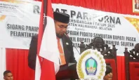 Hadiri Rapat Paripurna DPRD, Bupati Halmahera Selatan Beri Sambutan Perdana 1 Bassam Media Berjaringan Indonesia Timur