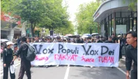 Aksi Demonstrasi Mahasiswa bersama Elemen Masyarakat Yogyakarta di Jalan Malioboro(Dbg Ramadani)