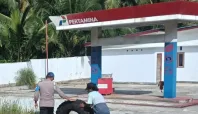 2 Bos APMS Laromabati Beda Alasan, Warga Bakal Boikot Akses Jalan 3 APMS Laromabati diboikot Media Berjaringan Indonesia Timur