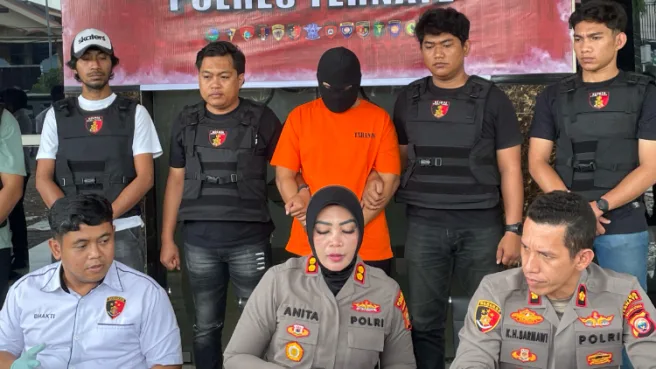 Gasak Belasan Ponsel, Lurah Tabam Kota Ternate Ditetapkan Tersangka 1 Lurah Tabam Kota ternate ditetapkan tersangka Media Berjaringan Indonesia Timur