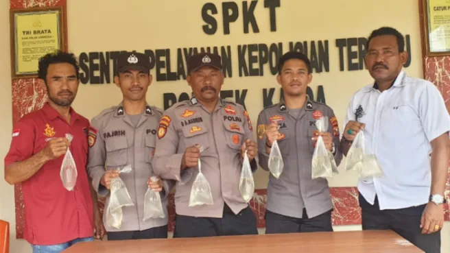 Polsek Kayoa Patroli Jelang Idul Adha, Sita 11 Kantong Miras 1 Polsek Kayoa Media Berjaringan Indonesia Timur
