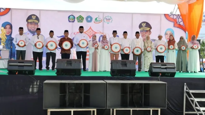 Buka Kegiatan Maulid Fest, Bupati Ajak Pererat Ukhuwah Islamiyah 1 Untitled design Media Berjaringan Indonesia Timur