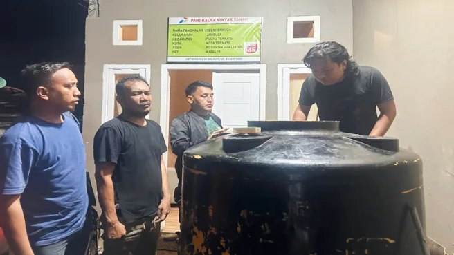 Polres Ternate Periksa Pangkalan BBM Jambula atas Dugaan Penyaluran Ilegal 1 dugaan BBM ilegal Media Berjaringan Indonesia Timur