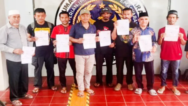 8 Warga Adat Maba Sangaji Dibebaskan dari Rutan Soasio 1 tahanan politik PT Position Media Berjaringan Indonesia Timur
