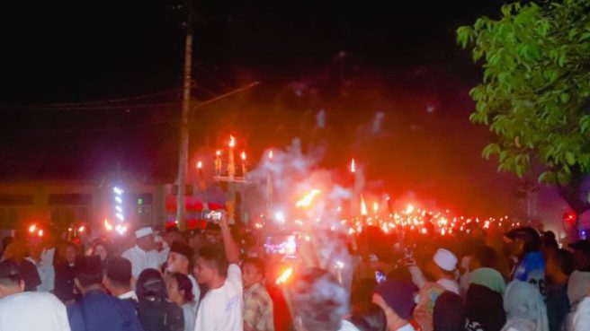 pawai obor malam takbiran Media Berjaringan Indonesia Timur