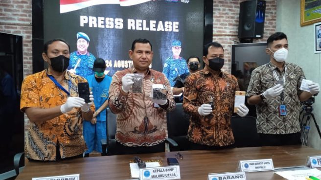 BNN Maluku Utara bekuk 2 pengedar narkotika 1 | Media Berjaringan Indonesia Timur