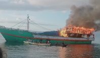 Kapal bermuatan kopra terbakar dilaut Malbufa Kepsul terbakar | Media Berjaringan Indonesia Timur