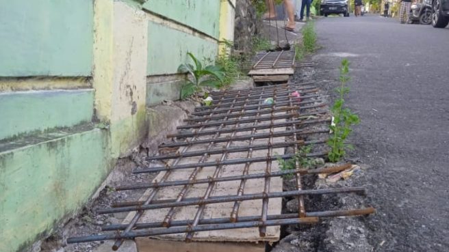 pekerjaan penutup parit mangga dua 1 | Media Berjaringan Indonesia Timur