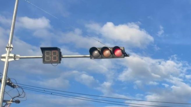 lampu lalu lintas diremsikan bupati halsel | Media Berjaringan Indonesia Timur