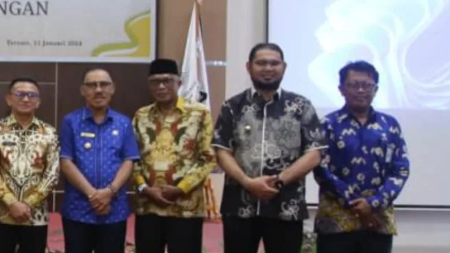 Wakil Bupati Halsel terima penghargaan | Media Berjaringan Indonesia Timur