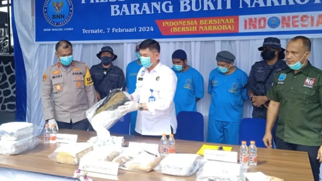 BNN Maluku Utara musnahkan paket sabu dan ganja 1 | Media Berjaringan Indonesia Timur
