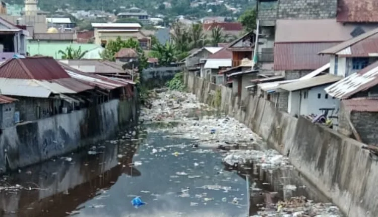 sampah menumpuk di Ternate jpg | Media Berjaringan Indonesia Timur