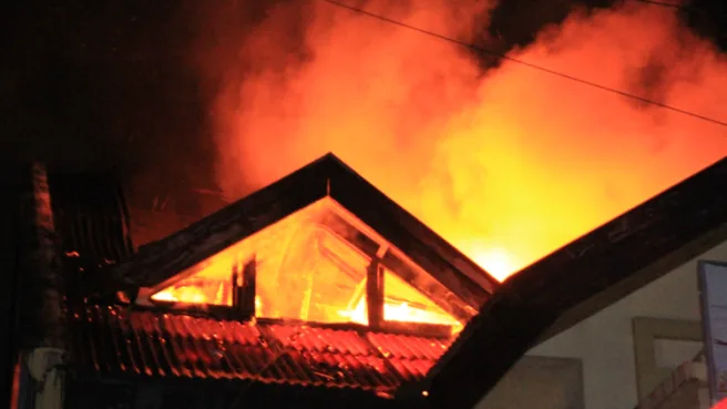 kebakaran ternate | Media Berjaringan Indonesia Timur