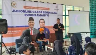 Ruang Kolaborasi pemuda (RKP) bekerja sama dengan Anggota Komisi I DPR RI, Dr. Sukamta dalam menyelenggarakan diskusi dan deklarasi menyatakan perang