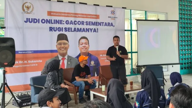 Ruang Kolaborasi pemuda (RKP) bekerja sama dengan Anggota Komisi I DPR RI, Dr. Sukamta dalam menyelenggarakan diskusi dan deklarasi menyatakan perang