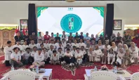 Foto Bersama Seluruh Peserta, Panitia, MOT, dan Tamu Undangan Dalam Pembukaan Training Raya Tingkat Nasional HMI Cabang Banyuwangi di Pendopo Sabha Swagata Blambangan Banyuwangi (MimbarFoto/Abdy)