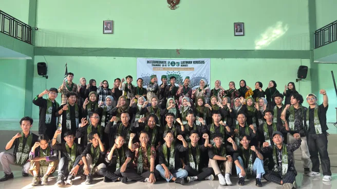 Foto Bersama Peserta, MOT, dan Panitia LK II dan LKK HMI Cabang Banyuwangi (MimbarFoto/Abdy)