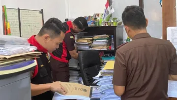 Kejari tidore geledah KPU Kota Tidore Media Berjaringan Indonesia Timur