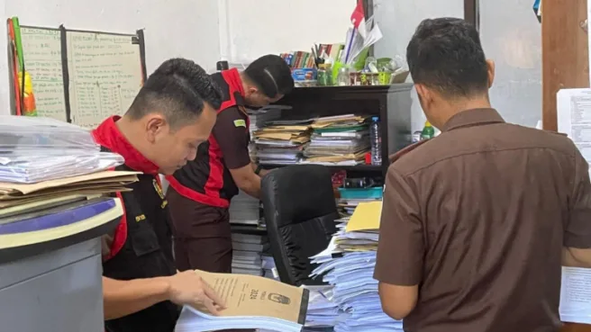 Kejari tidore geledah KPU Kota Tidore Media Berjaringan Indonesia Timur