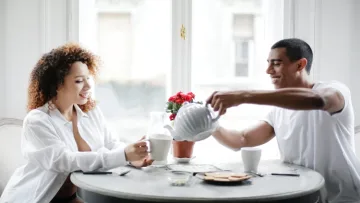 ilustrasi hubungan awet Media Berjaringan Indonesia Timur